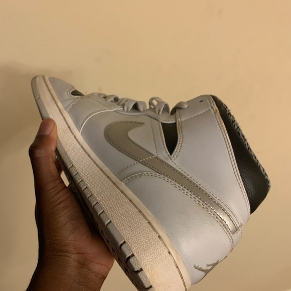 Jordan 1 Mid - Picture 4 of 4